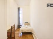 Quarto para alugar em apartamento de 7 quartos no...