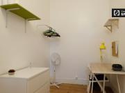 Quarto para alugar em apartamento de 8 quartos em...