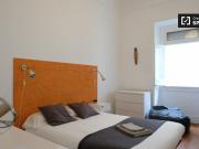 Quarto para alugar em apartamento de 8 quartos em...