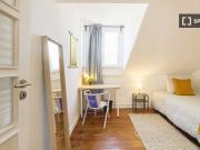 Quarto para alugar em apartamento de 9 quartos na...