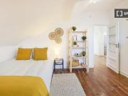 Quarto para alugar em apartamento de 9 quartos na...