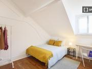 Quarto para alugar em apartamento de 9 quartos na...