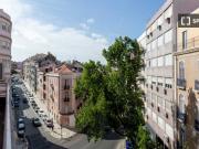 Quarto disponível para alugar em apartamento...