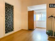 Quarto para alugar em apartamento T4 em Arroios, Lisboa