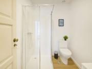 Quarto para alugar em apartamento T8 em Alvalade, Lisboa