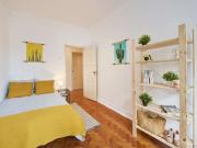 Quarto para alugar em apartamento T8 em Alvalade, Lisboa