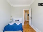 Quarto para alugar em residência com 7 quartos em...