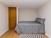 QUARTO PRIVATIVO NO BOM FIM