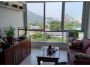 quarto silencioso no coração do Leblon. so mulheres