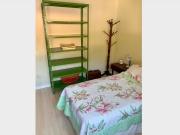 Quarto solteiro mobiliado