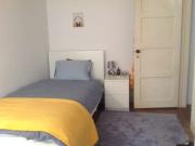 Quartos para alugar em apartamento de 5 quartos em...