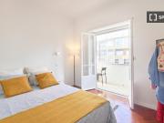 Quartos para alugar em apartamento de 7 quartos em Lisboa