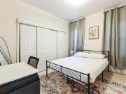 Queen bedroom in 5 bed/1 bath home in Harvard Square...