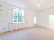 Queen Margarets Grove, Mildmay, London N1, 1 bed flat to...