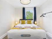 Queen Road, Cheltenham GL50, 5 bed semi detached house...