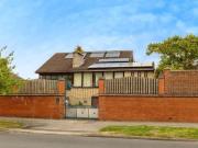 Queens Bower Road, Daybrook, 3 Bedroom Detached