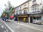 Queens Road, Brighton BN1, 3 bed flat to rent, £2,050...