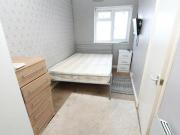 Queens Road, London, Studio Flat For