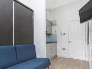 Queensborough Terrace, London, Studio Flat For