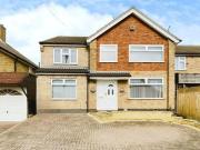 Queensgate Drive, Birstall, 4 Bedroom Semi detached