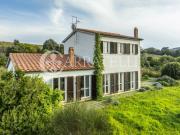 Questa splendida villa, costruita secondo i principi...