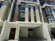 Quezon City Townhouse 4BR 3carpark inside subdiv nr LungCntr
