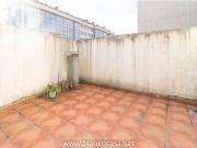 ¿Quieres vivir en pleno Centro de Carballo o montar una...