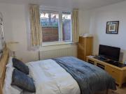 Quiet 2 bedroom apartment bills inc