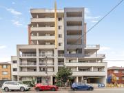 QUIET 2 BEDROOM APARTMENT FOR RENT !