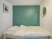 Quiet and bright private studio of 10 m2 Paris Amsterdam...