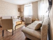 Quiet apartment with green view in urban location