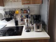 Quiet apartment with green view in urban location,...
