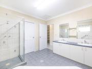 QUIET COMFORT IN DURACK!