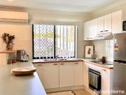 Quiet & comfortable rental 5 mins drive to Indroo...