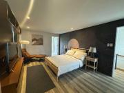 Quiet & Convenient: Modern Townhouse in Palmera Homes,...