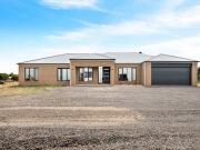 Quiet Country Living, Large As New Modern Home 5071m2
