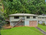 Quiet Cul de sac close to Town