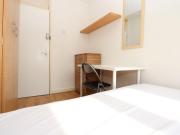 Quiet double bedroom right next to Hoxton Overground...