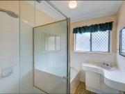QUIET FAMILY HOME IN ROCHEDALE SOUTH WITH FRESH PAINT...