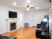 Quiet home overlooking golf course, near downtown