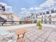 Quiet location in the heart of Passy. 135m² Paris 16ème