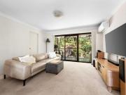 Quiet location with leafy outlook