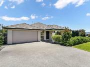 Quiet Luxury with a Sweeping Valley Backdrop