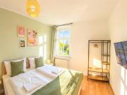 Quiet, modern flat for up to 5 people