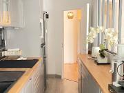 Quiet, renovated apartment with balcony and elevator,...