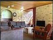 QUIET STUDENT ACCOMMODATION WITH IN GROUND POOL & AIR...