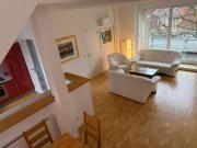 Quiet top floor apartment with terrace in an attractive...