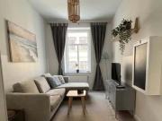 Quiet Yet Central – 2 Room Apartment in Lively Alt­lin­denau