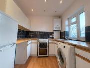 Quilter Close, Luton LU3, 2 bed flat to rent, £1,200 pcm...