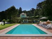 Quinta com 18.840 m2 de terreno e 1.211 m2 de área bruta...